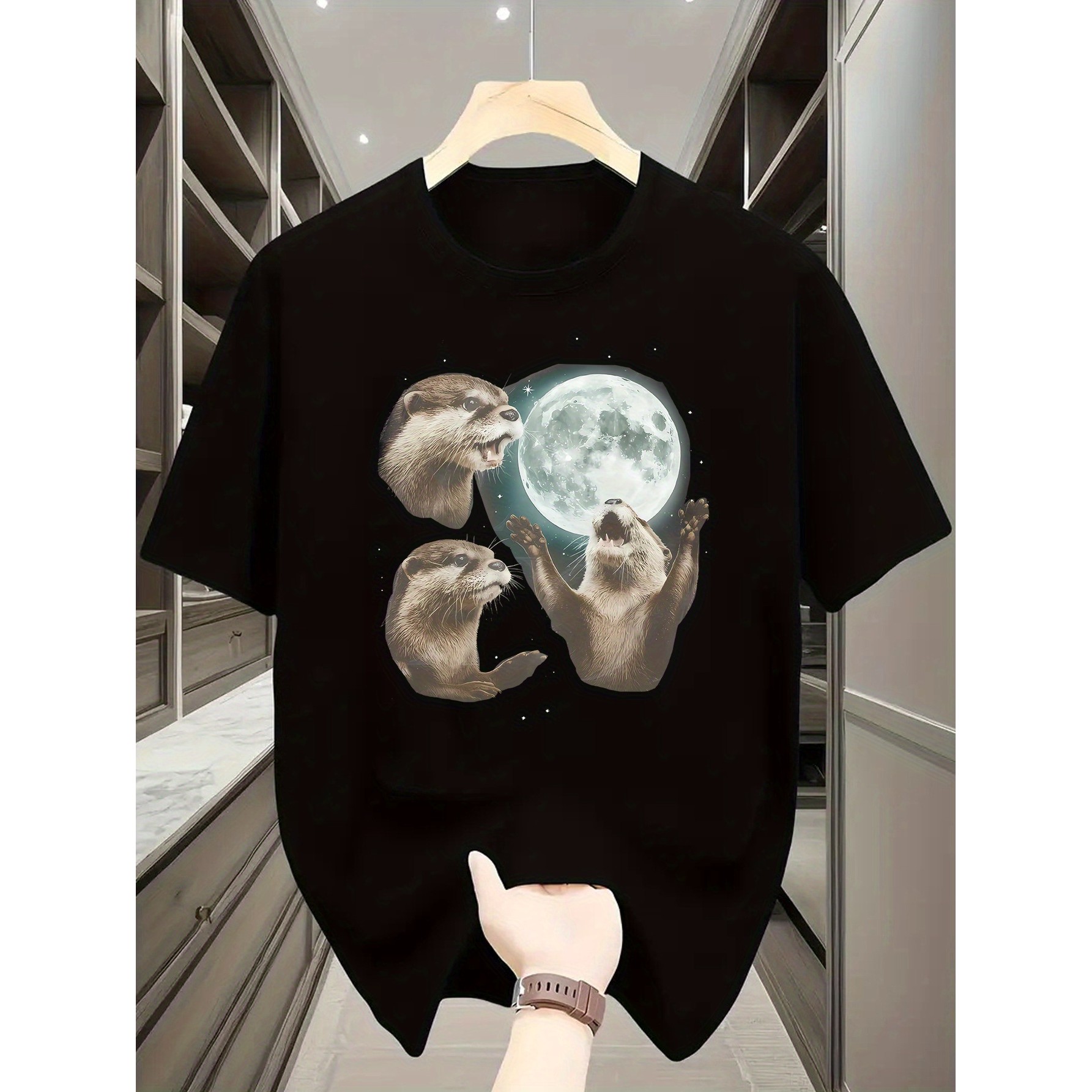 Playful Otters Under Moonlight - Undershirt Crew Neck recension och pris